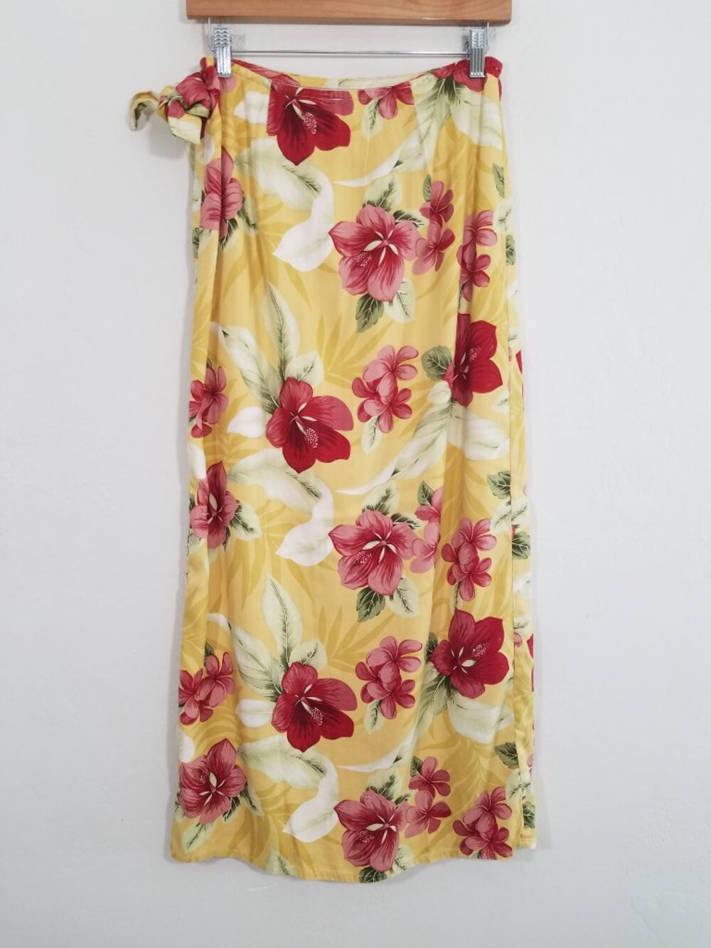 VTG Tommy Bahama 100% Silk Floral Wrap Skirt Size S - Picture 5 of 6